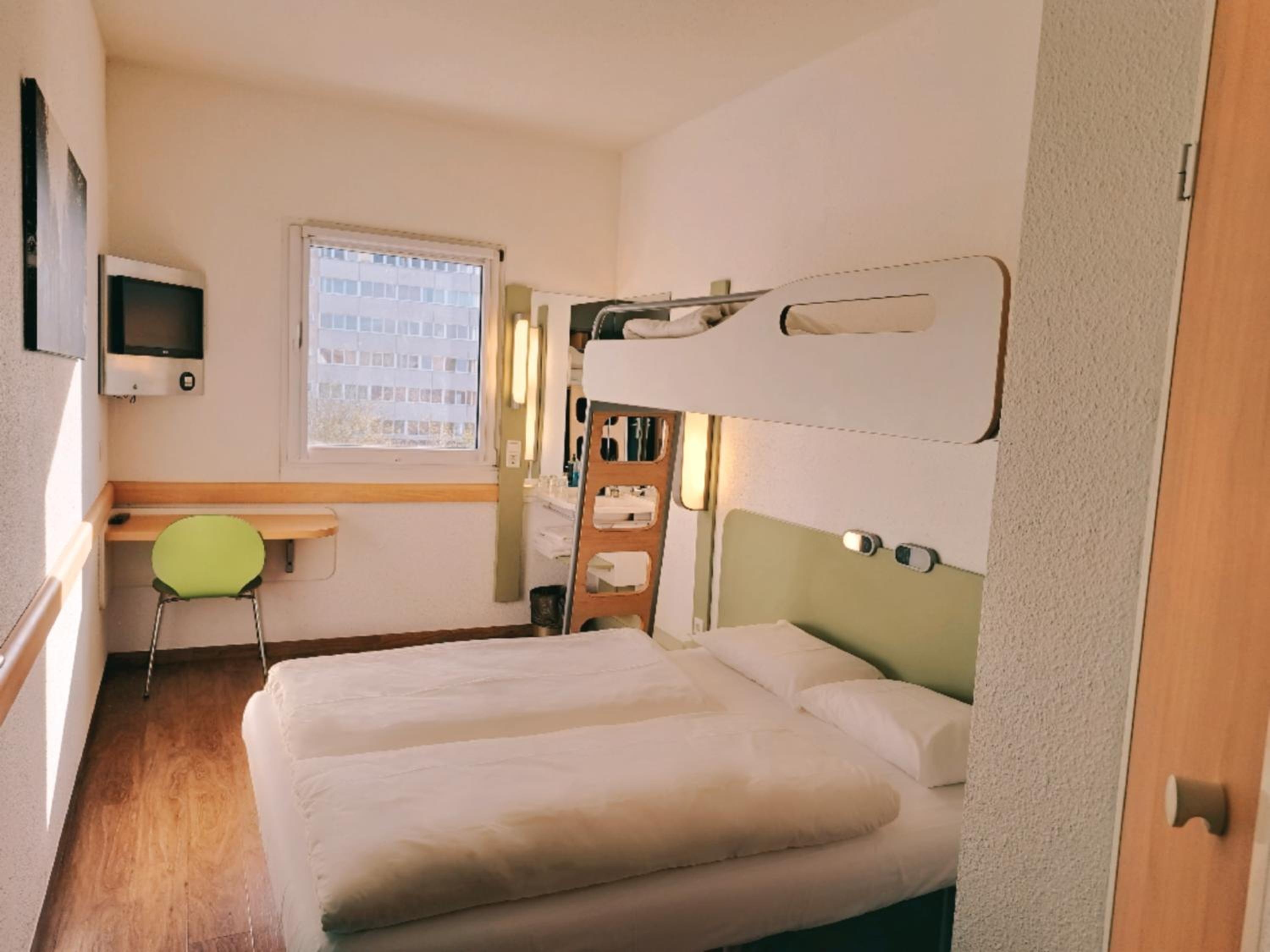 Foto de ibis budget Berlin Ost