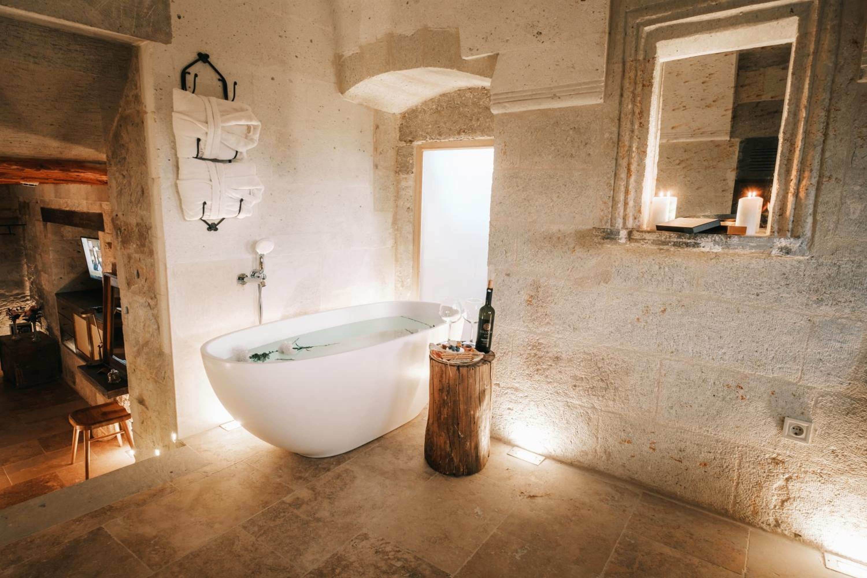 Foto de Millstone Cave Suites Hotel