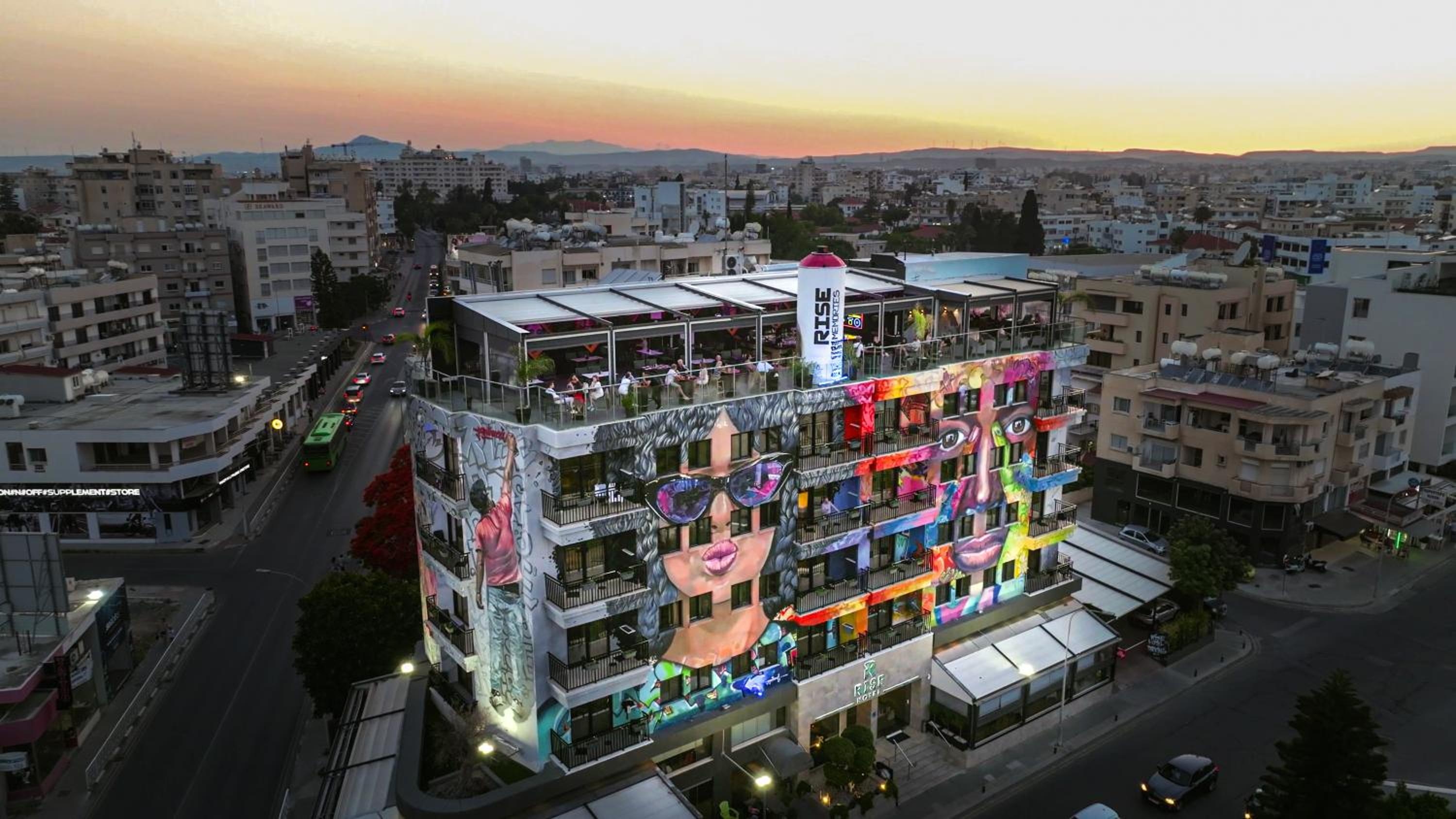Rise Urban Art Hotel