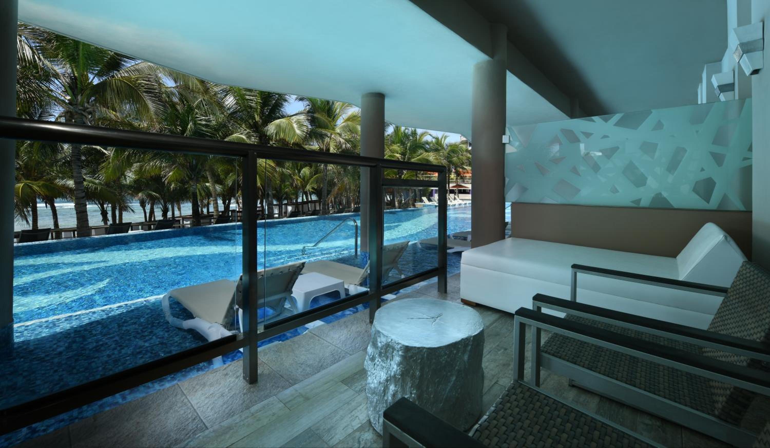 Foto de El Dorado Seaside Suites Oceanfront, All & More Inclusive - Adults Only