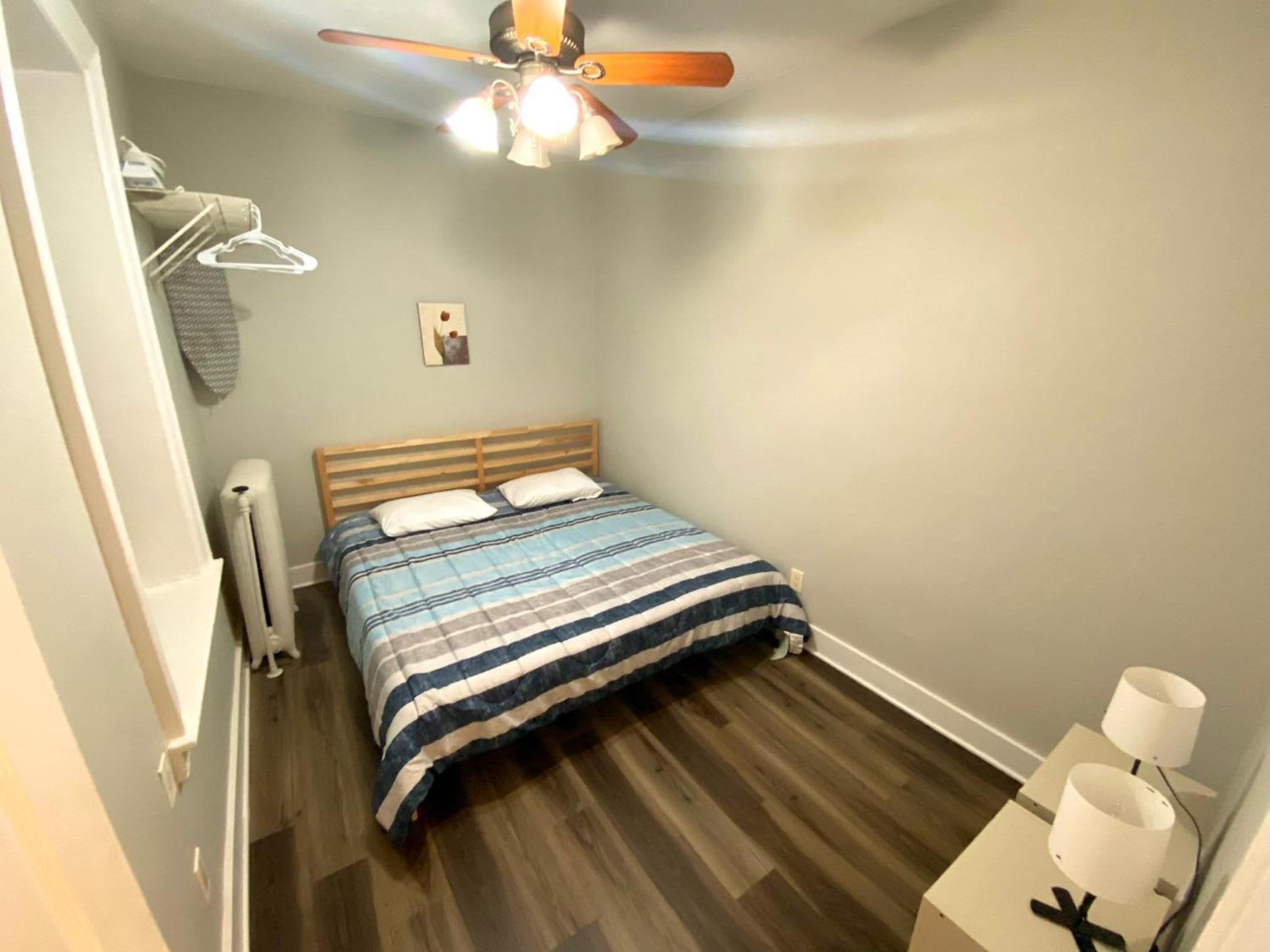 Foto de Charming 1BR Apartment Near NYC Ideal for Urban Explorers