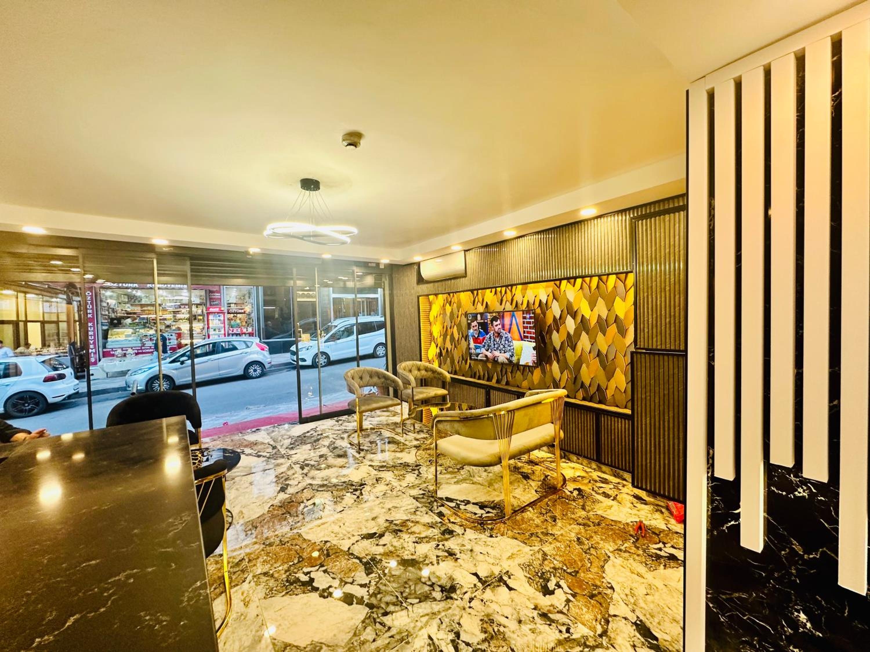 Foto de Crowned Exclusive Hotel