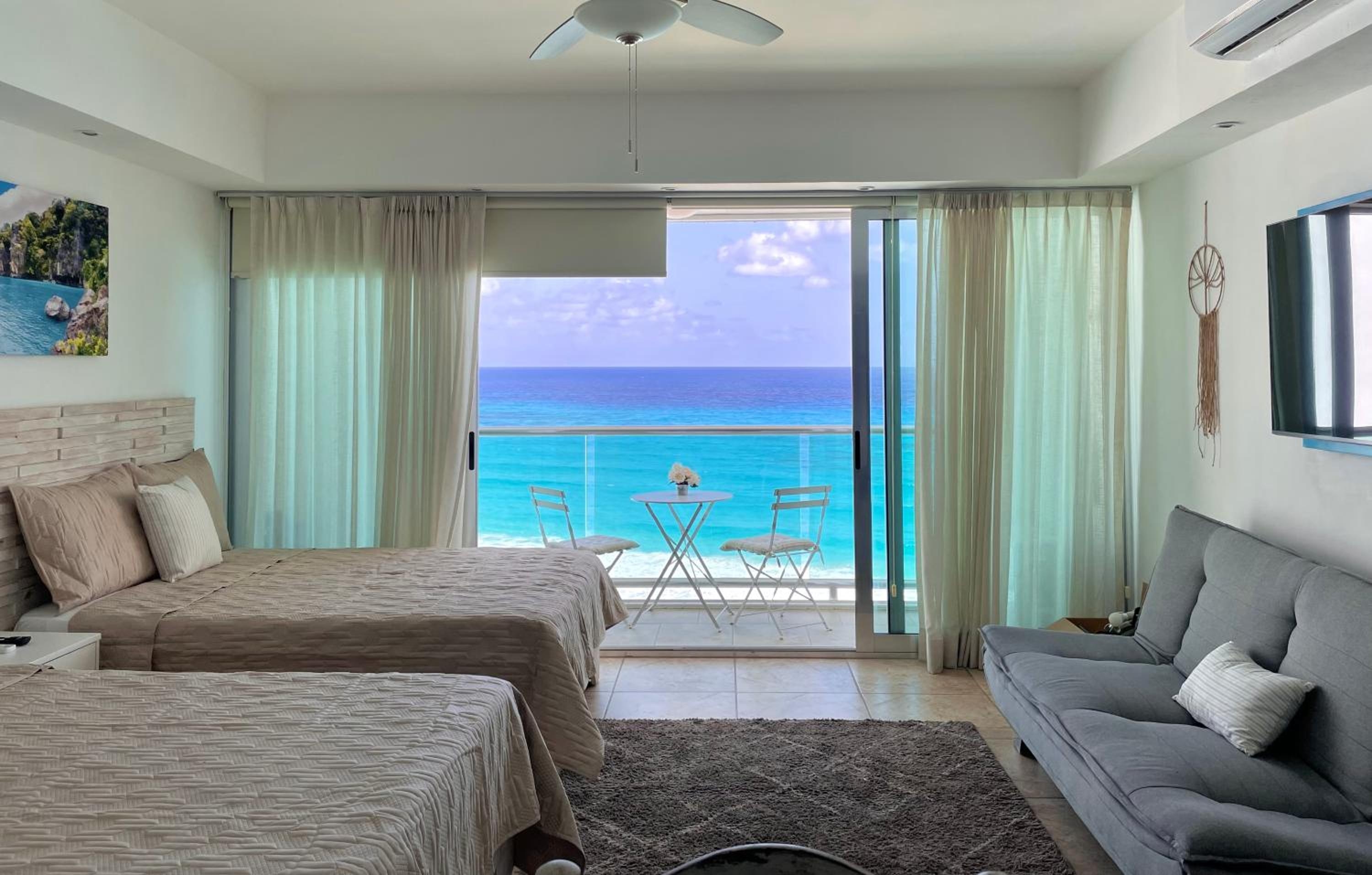 Beachfront Apartment by Andiani Travel, Cancún