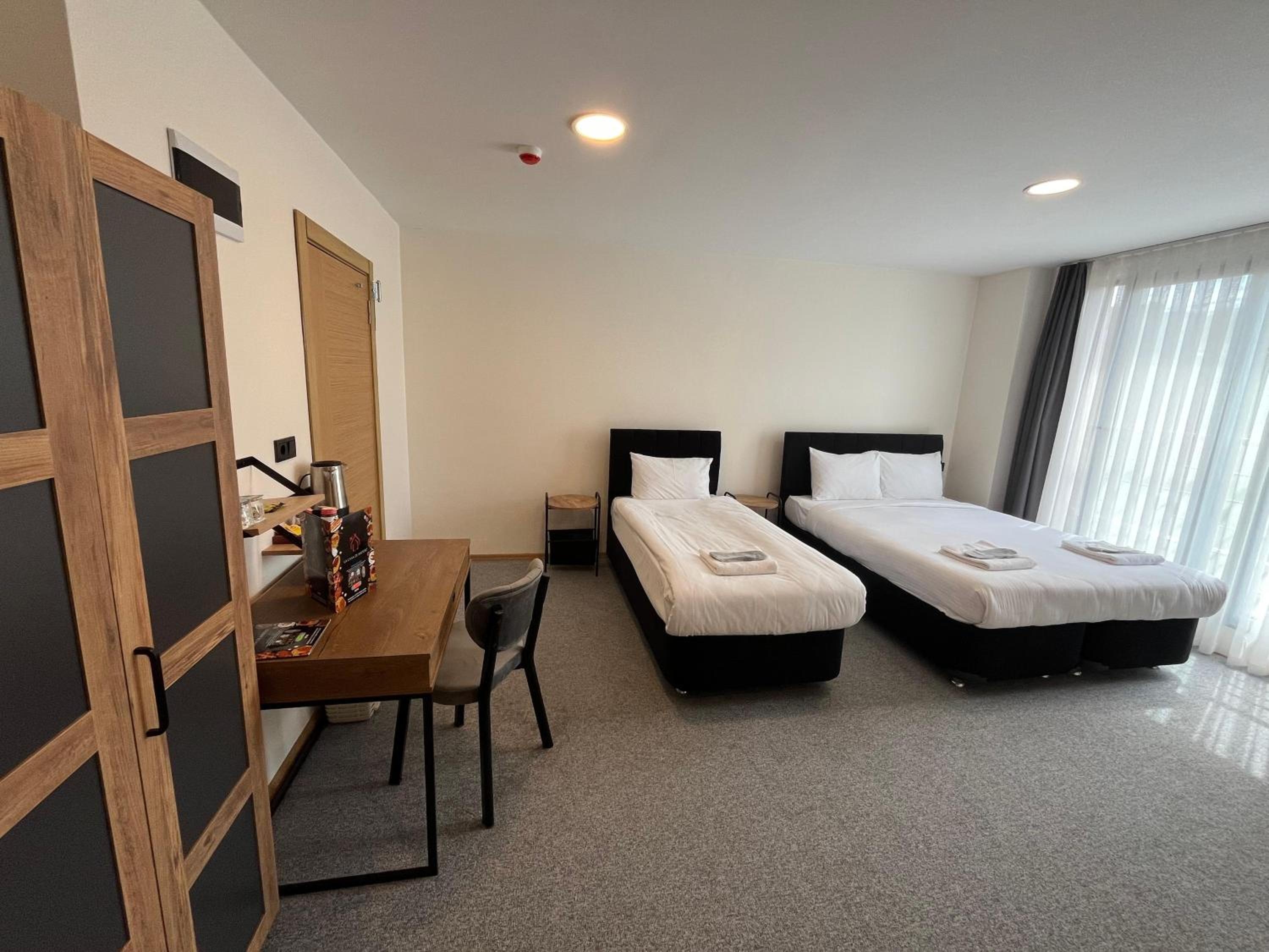 Foto de New Green Airport Hotel & Restaurant