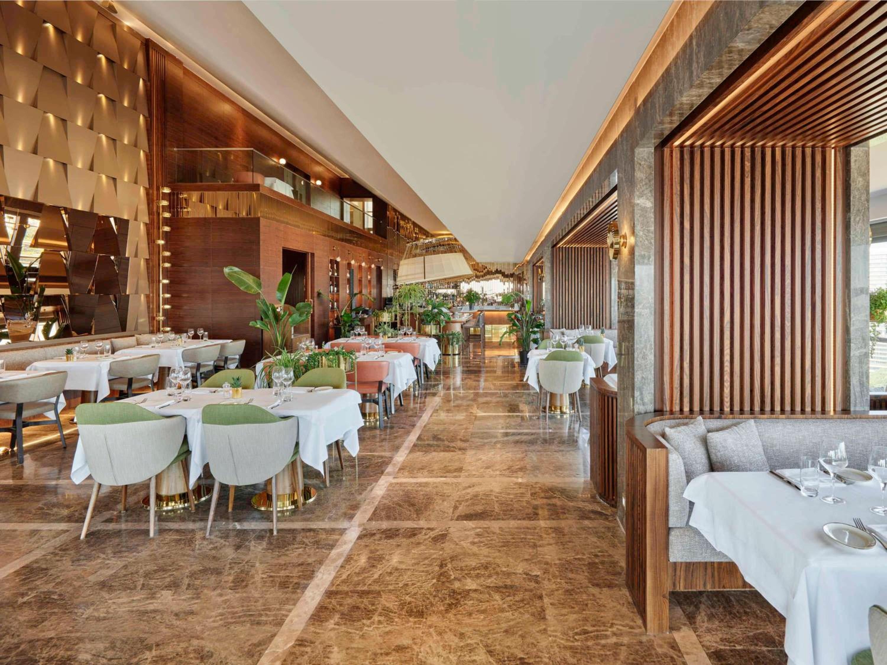 Foto de Mövenpick Hotel Istanbul Bosphorus