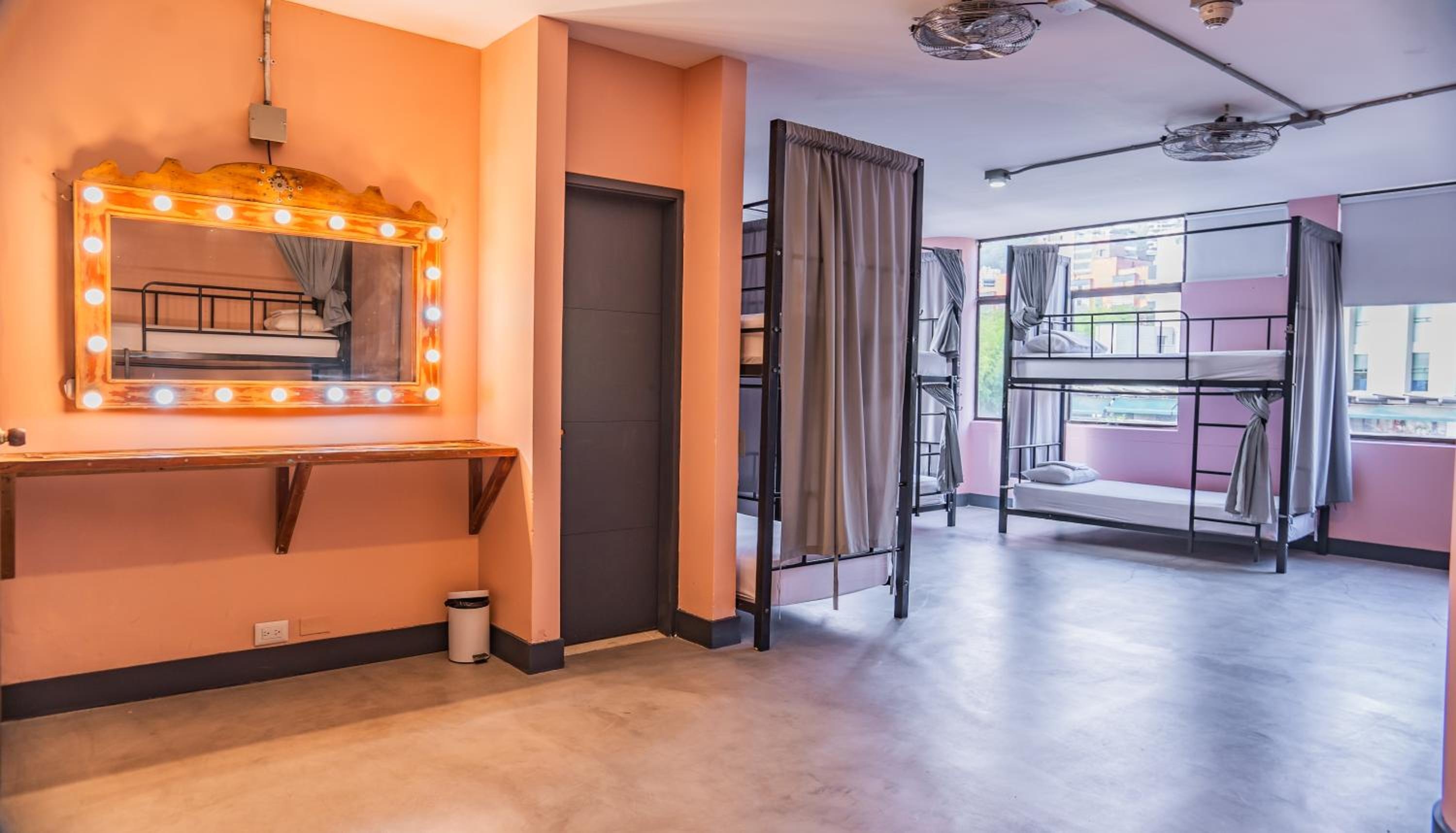 Foto de Socialtel Provenza Medellin