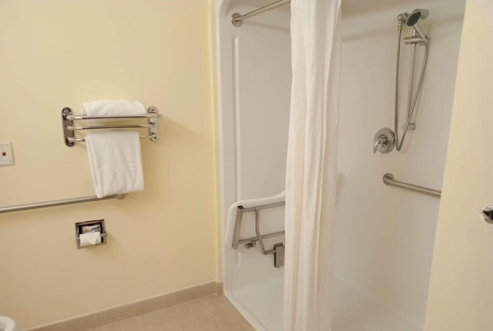 Foto de Microtel Inn and Suites by Wyndham Toluca