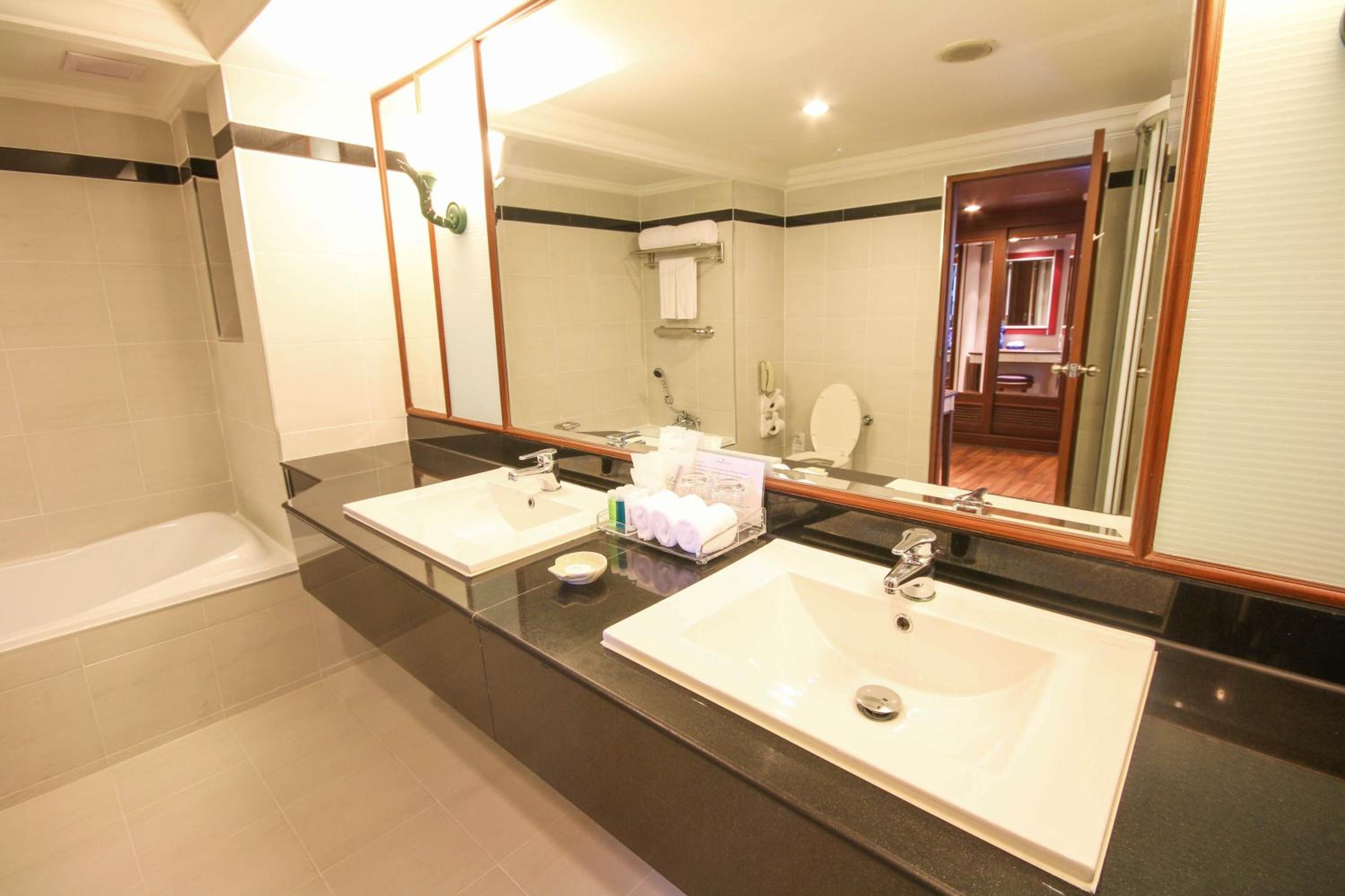 Foto de Golden Tulip Sovereign Hotel Bangkok