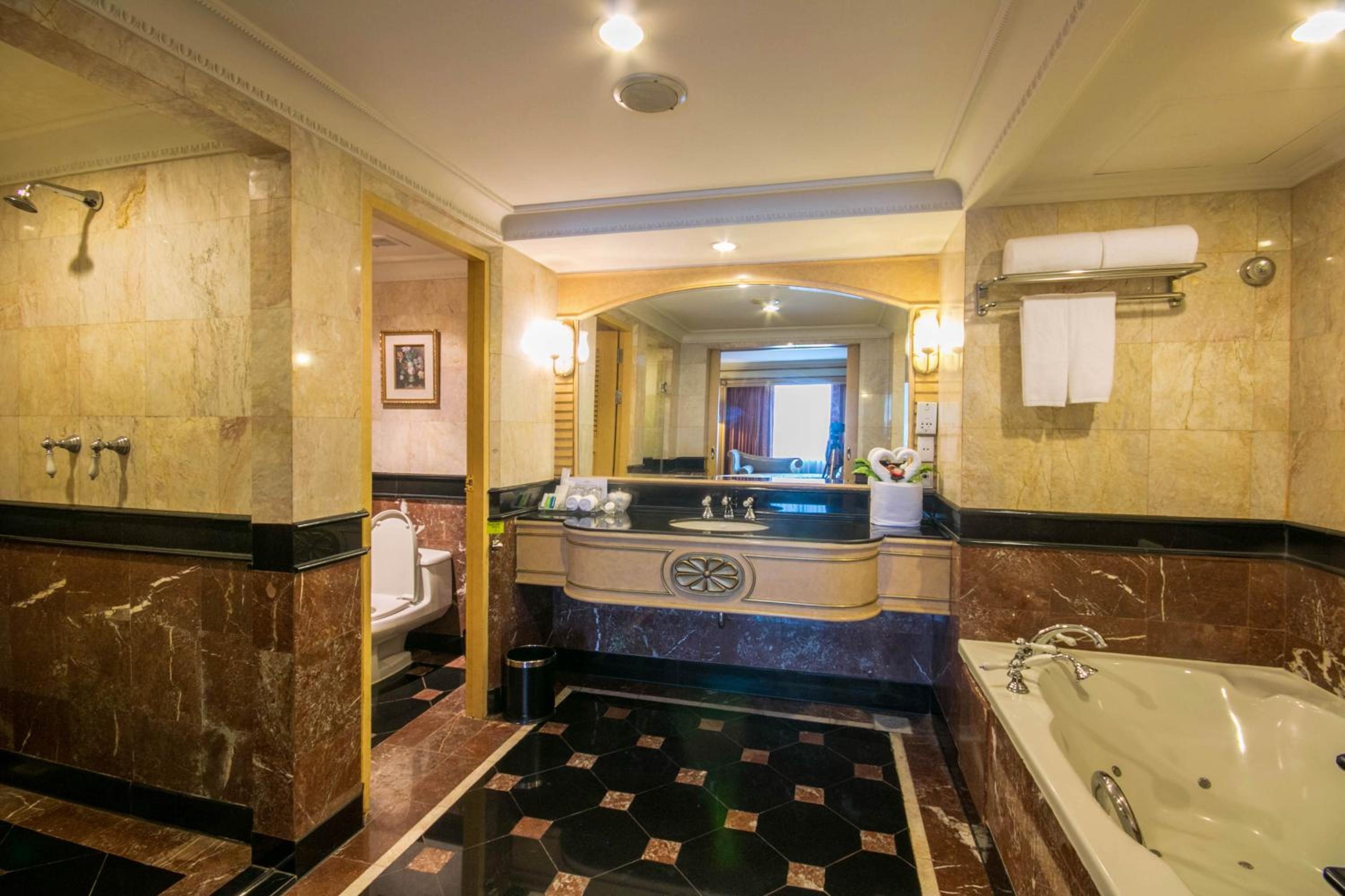Foto de Golden Tulip Sovereign Hotel Bangkok