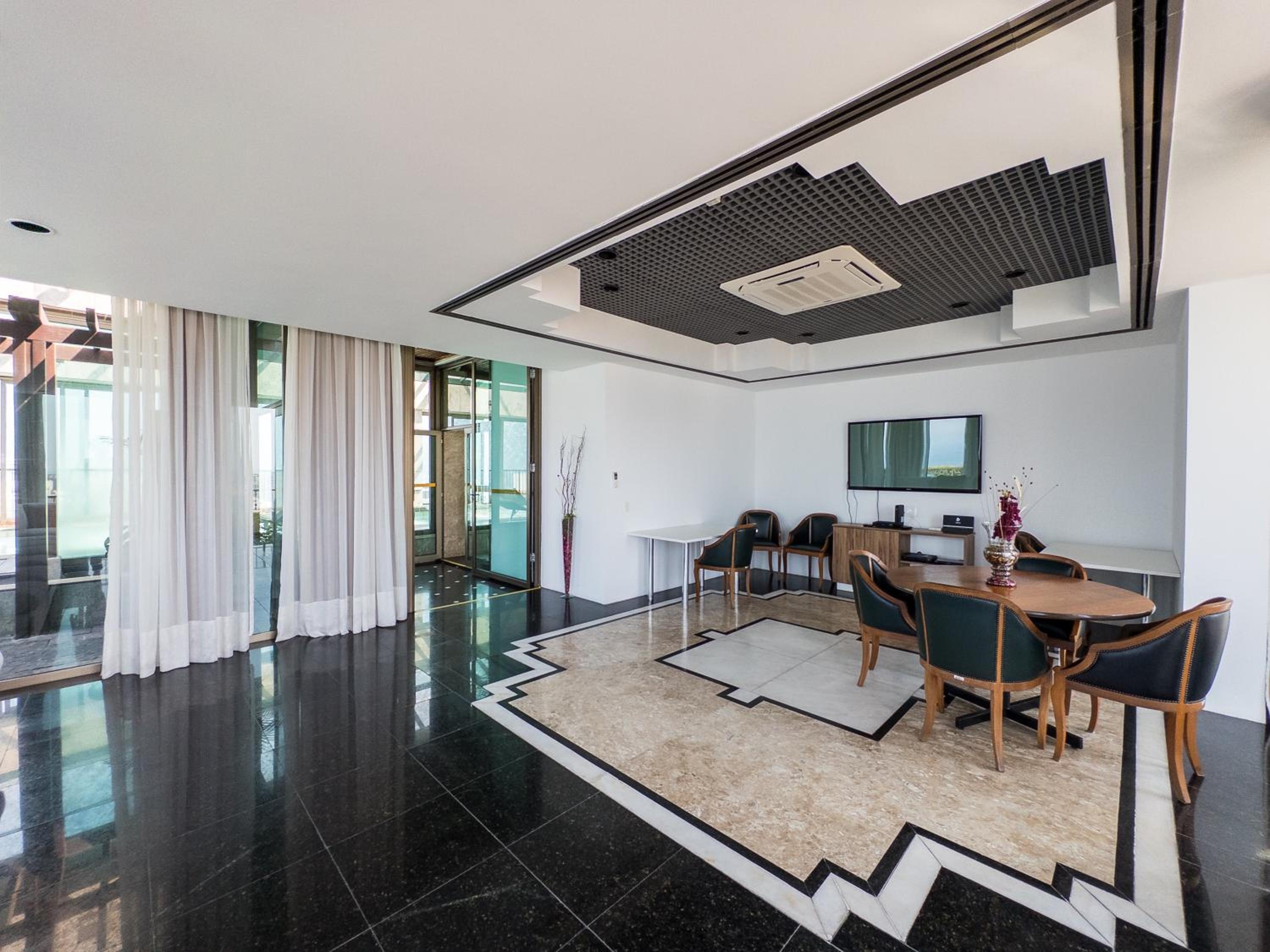 Foto de IPF2045C - Tiffany's Residence Service - Ipanema