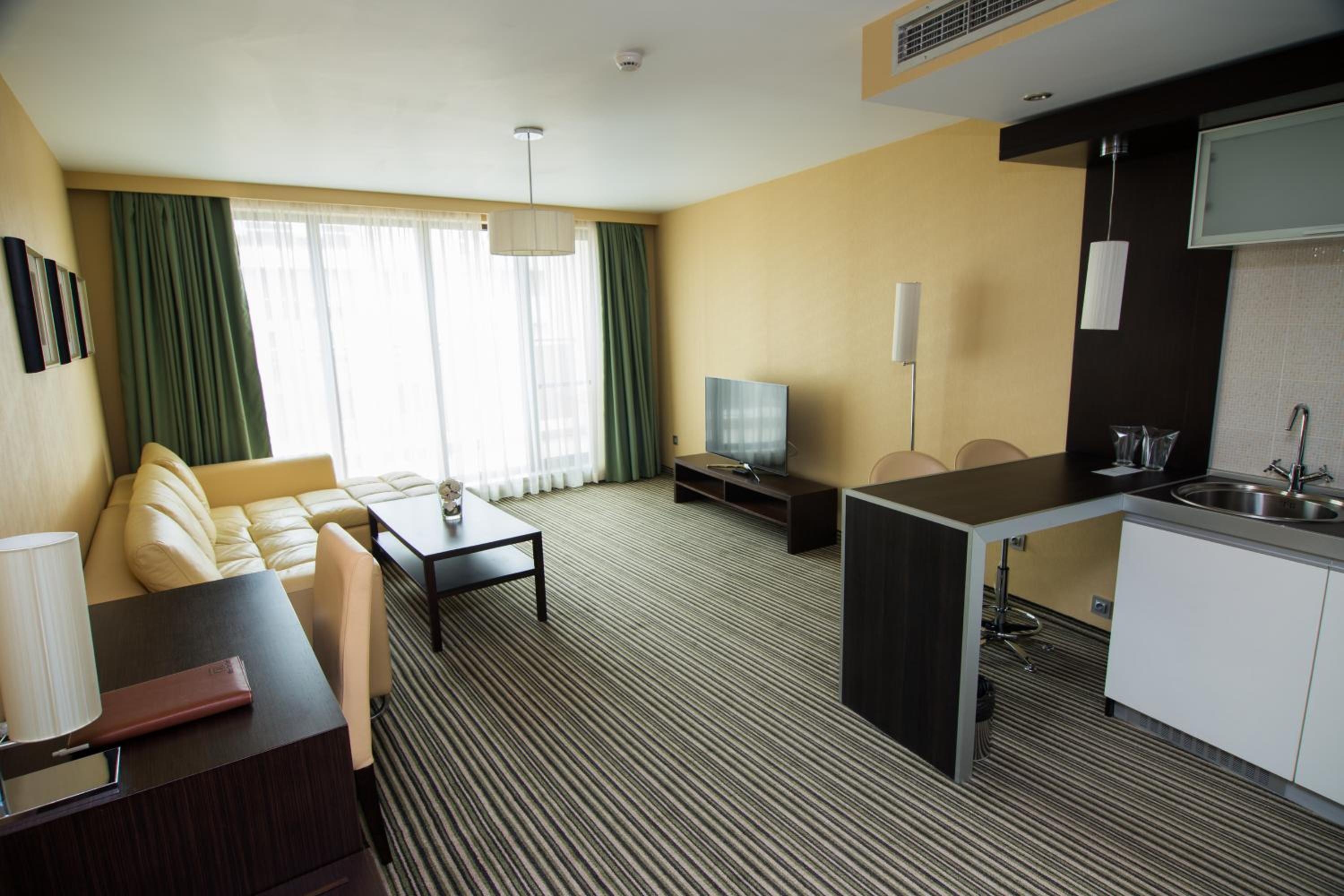 Foto de Best Western Plus Olives City Hotel - Free Pool & Parking