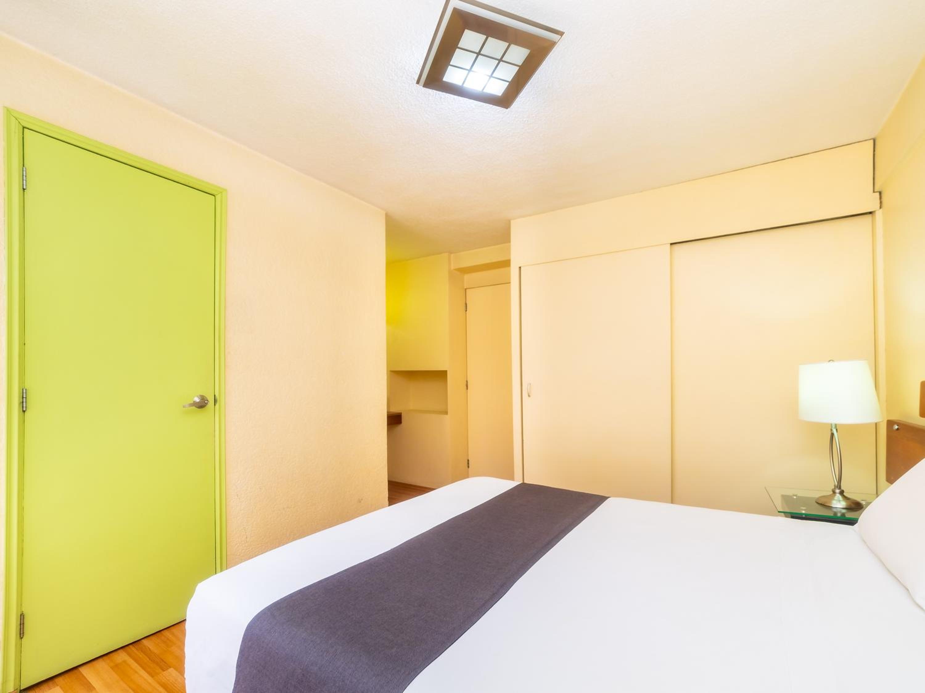 Foto de Capital O Hotel Suites Marne, Mexico City