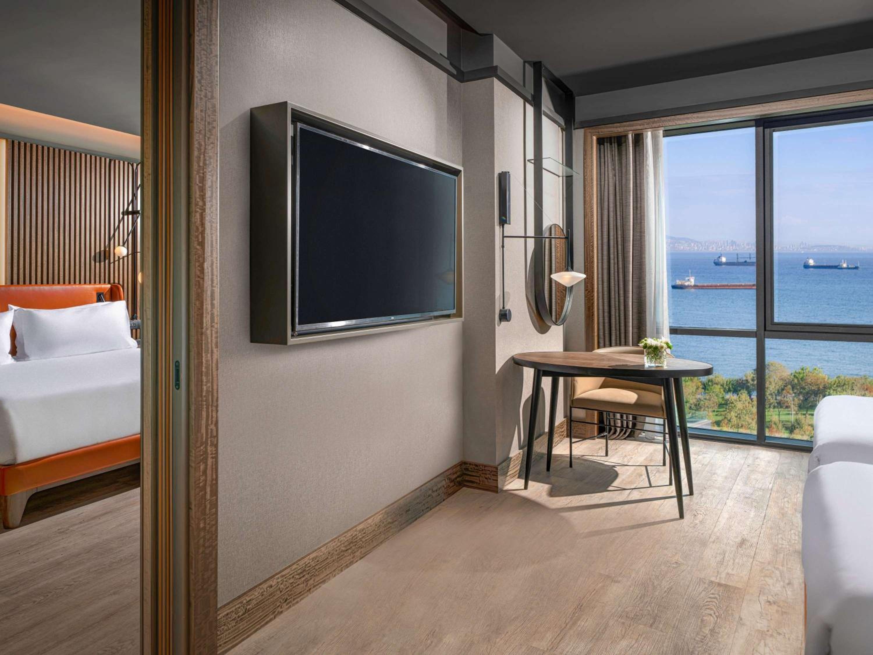 Foto de Mövenpick Hotel Istanbul Marmara Sea