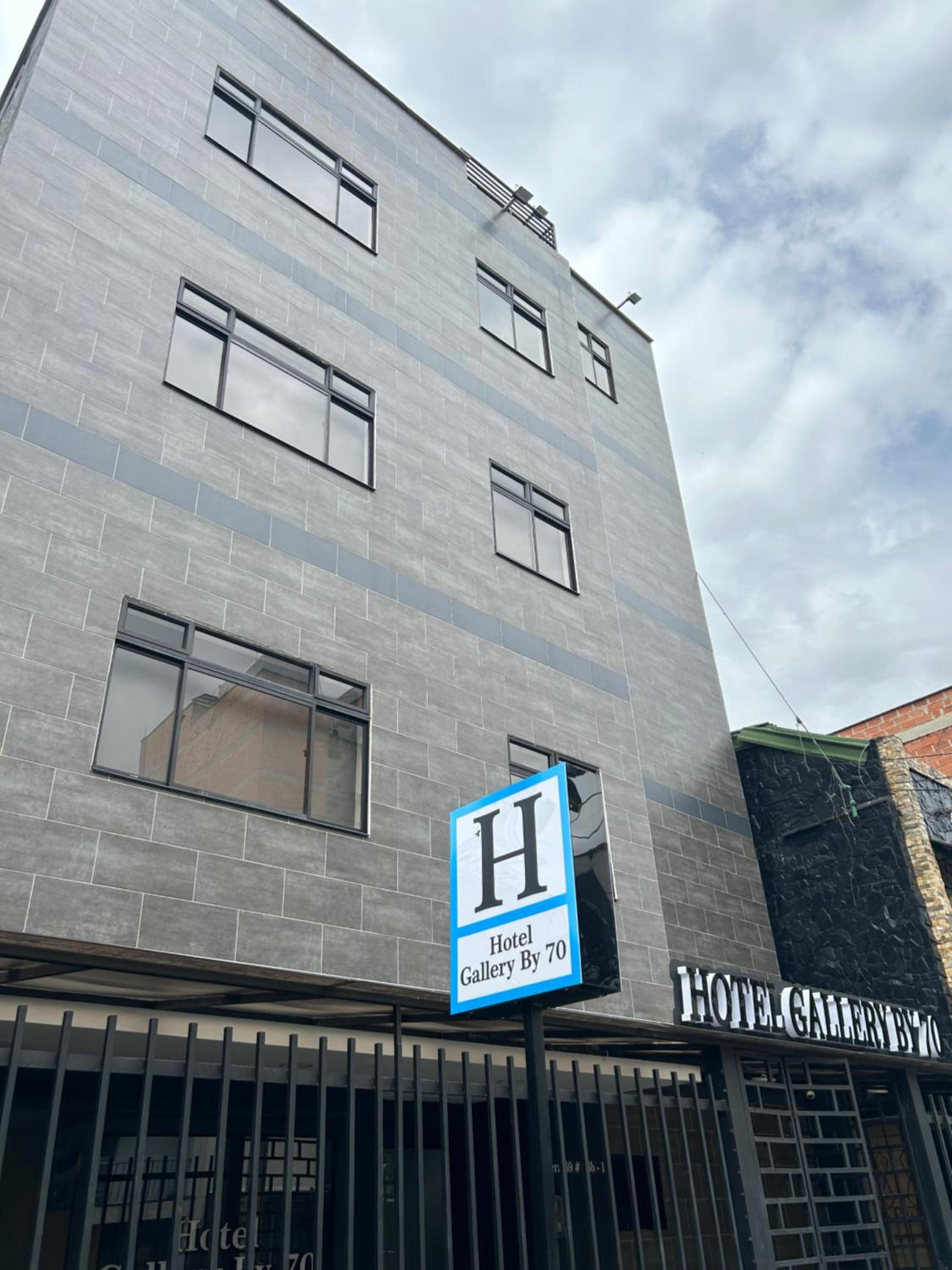 Hotel Gallery By 70, Laureles