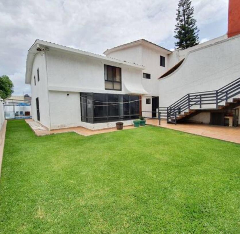 Casa Luna con alberca para 26 personas Cuernavaca