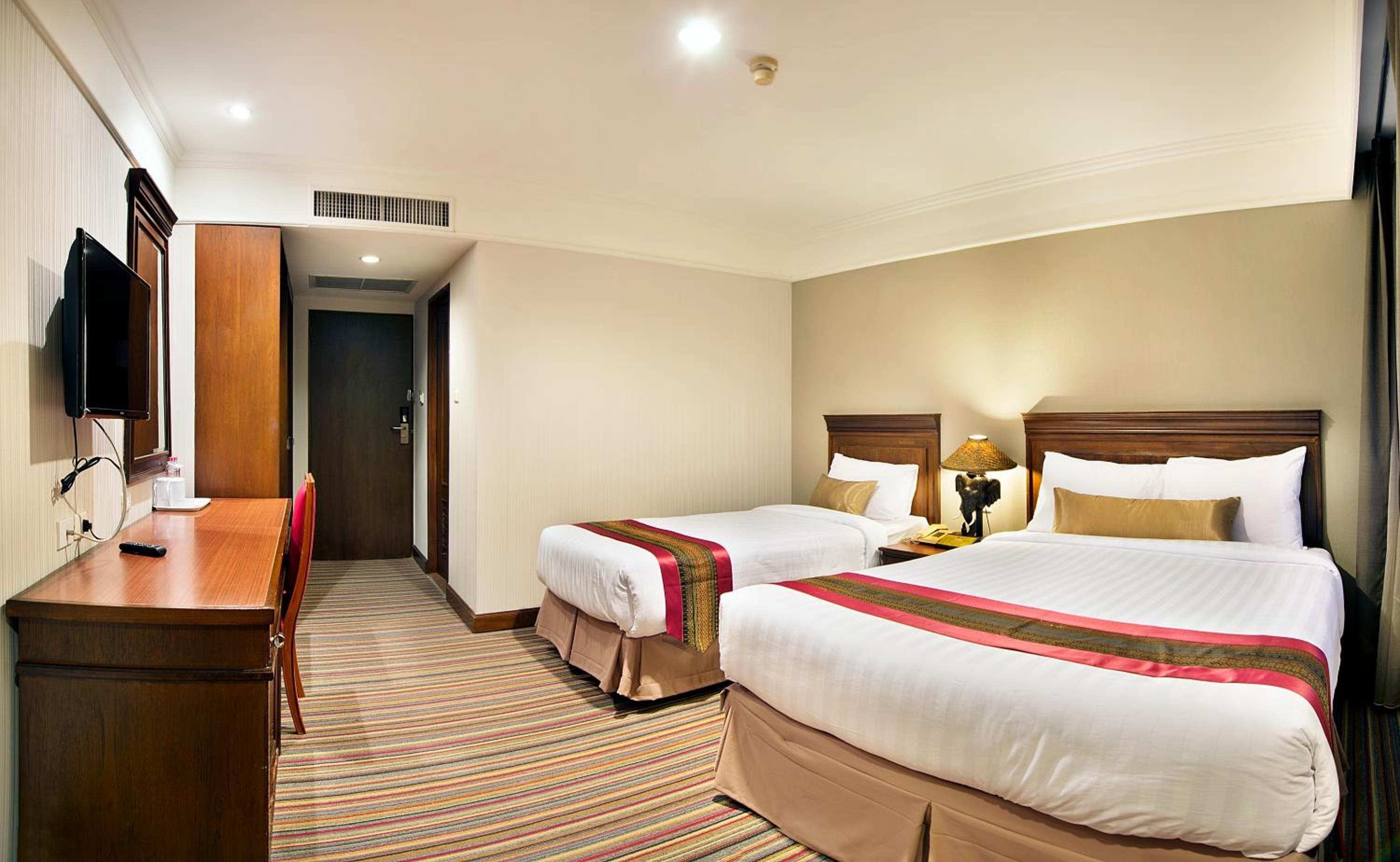 Foto de Royal Rattanakosin Hotel - Near Grand Palace & Khaosan Road