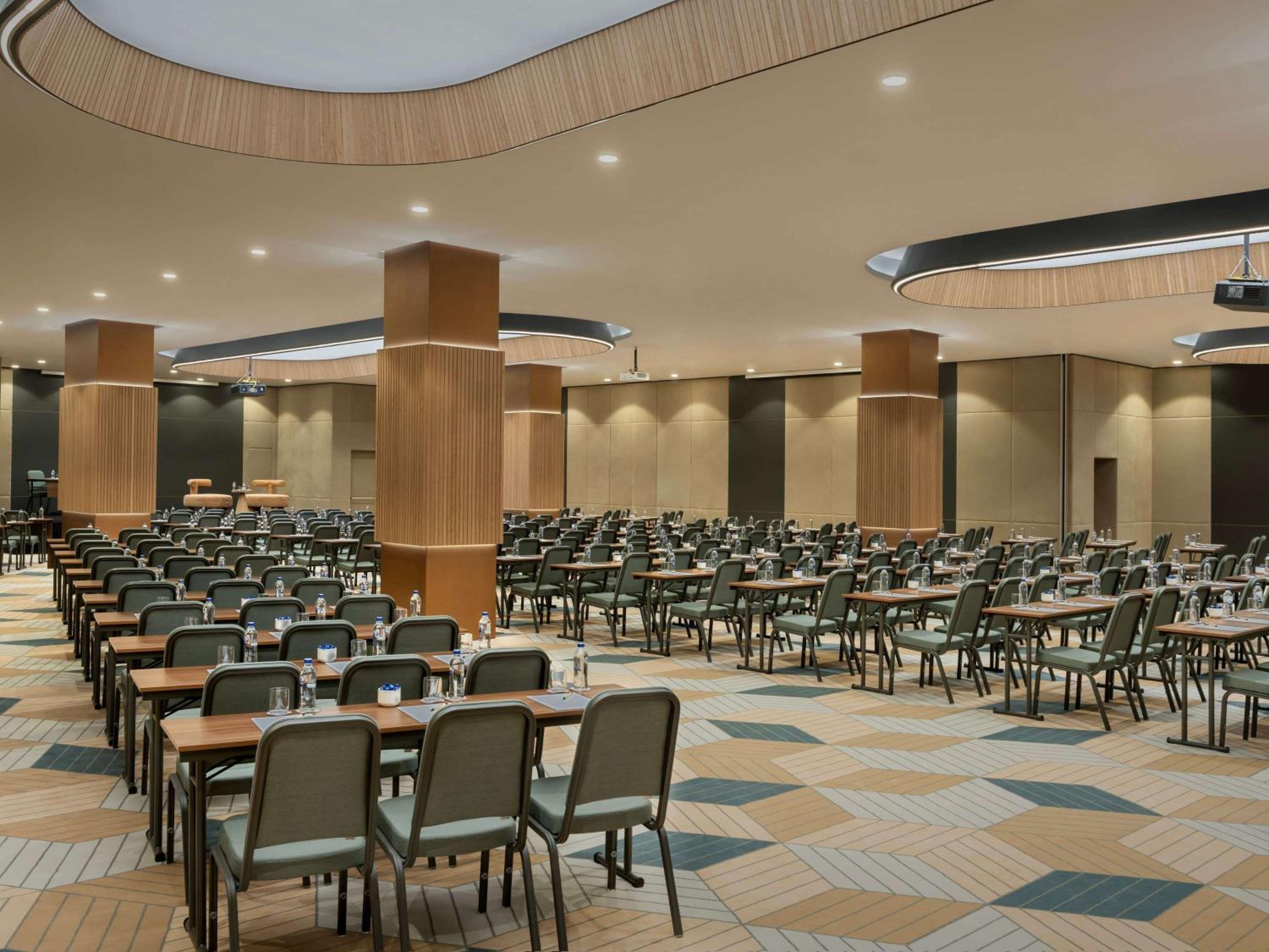 Foto de Mövenpick Hotel Istanbul Marmara Sea
