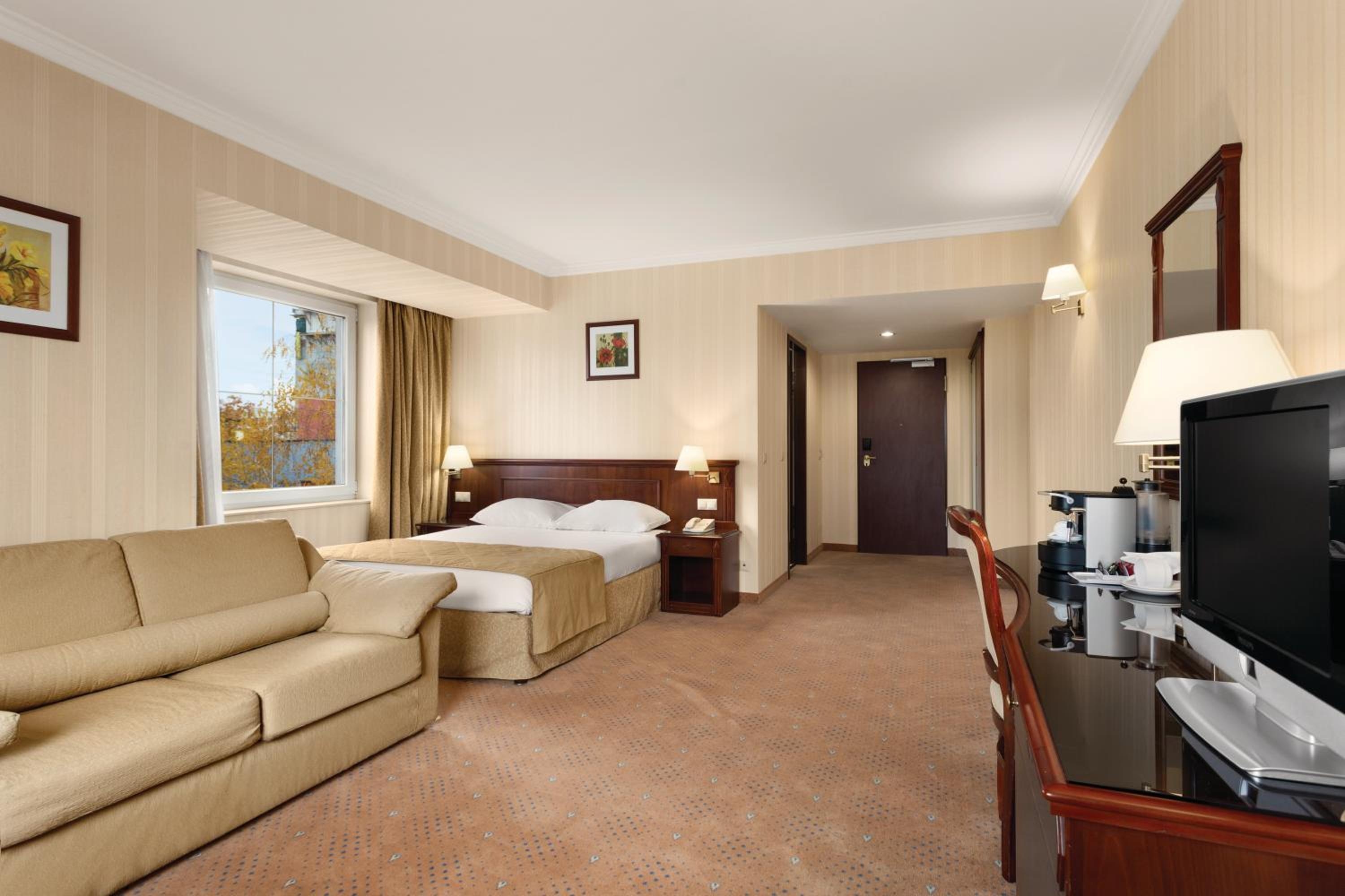 Foto de Ramada Hotel & Suites by Wyndham Bucharest North