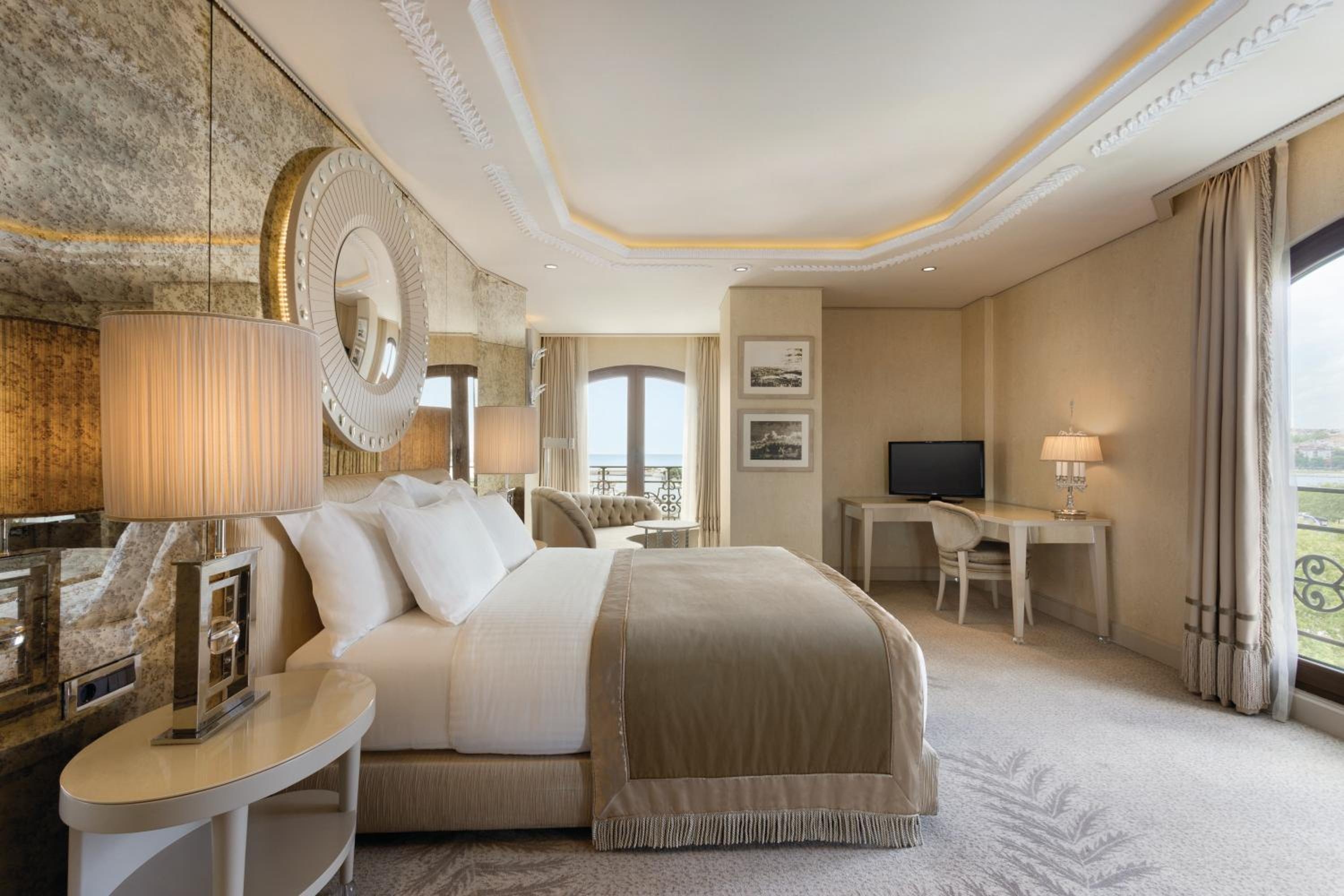 Foto de Wyndham Grand Istanbul Kalamış Marina Hotel