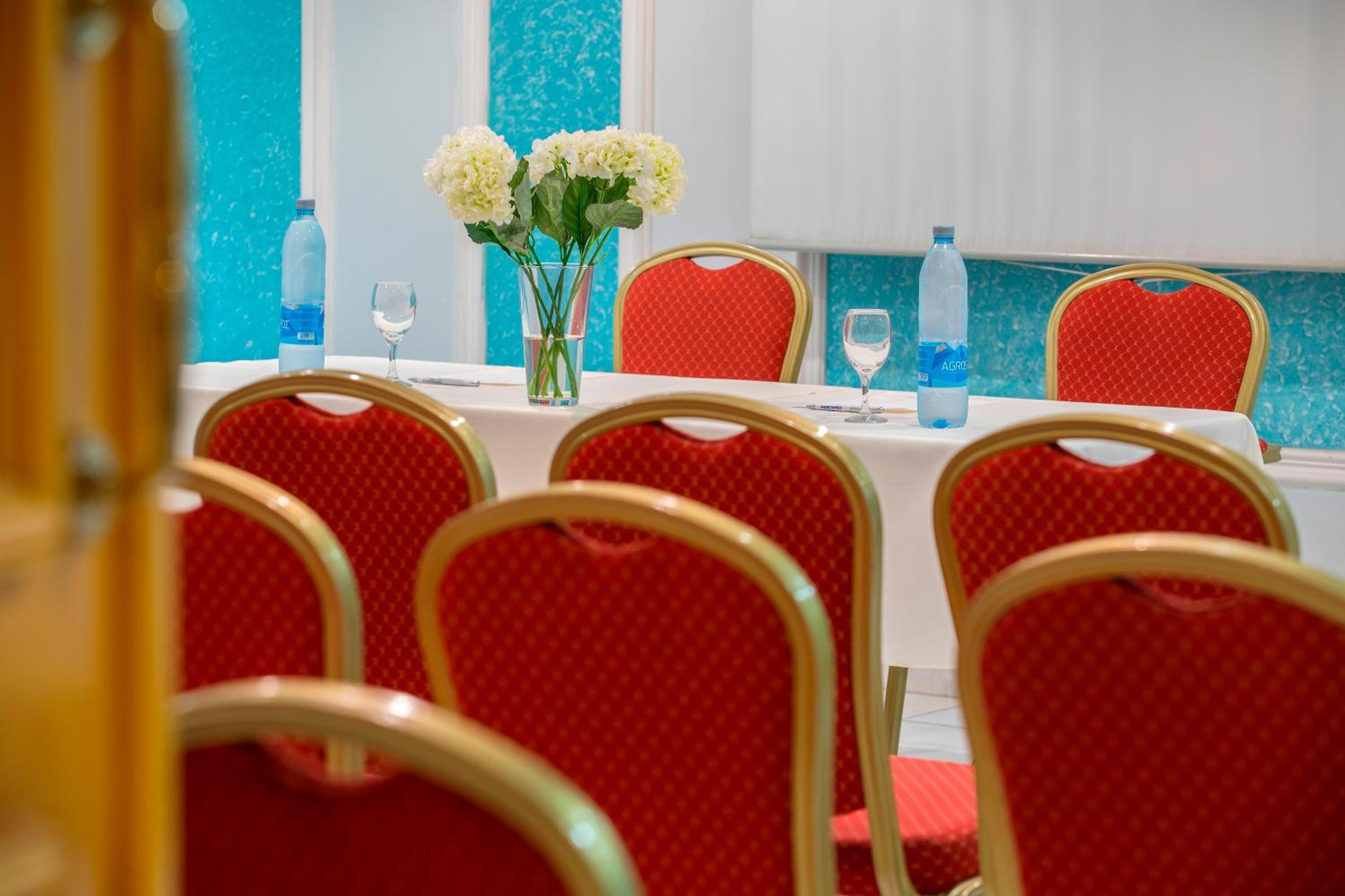 Foto de Kapetanios Limassol Hotel