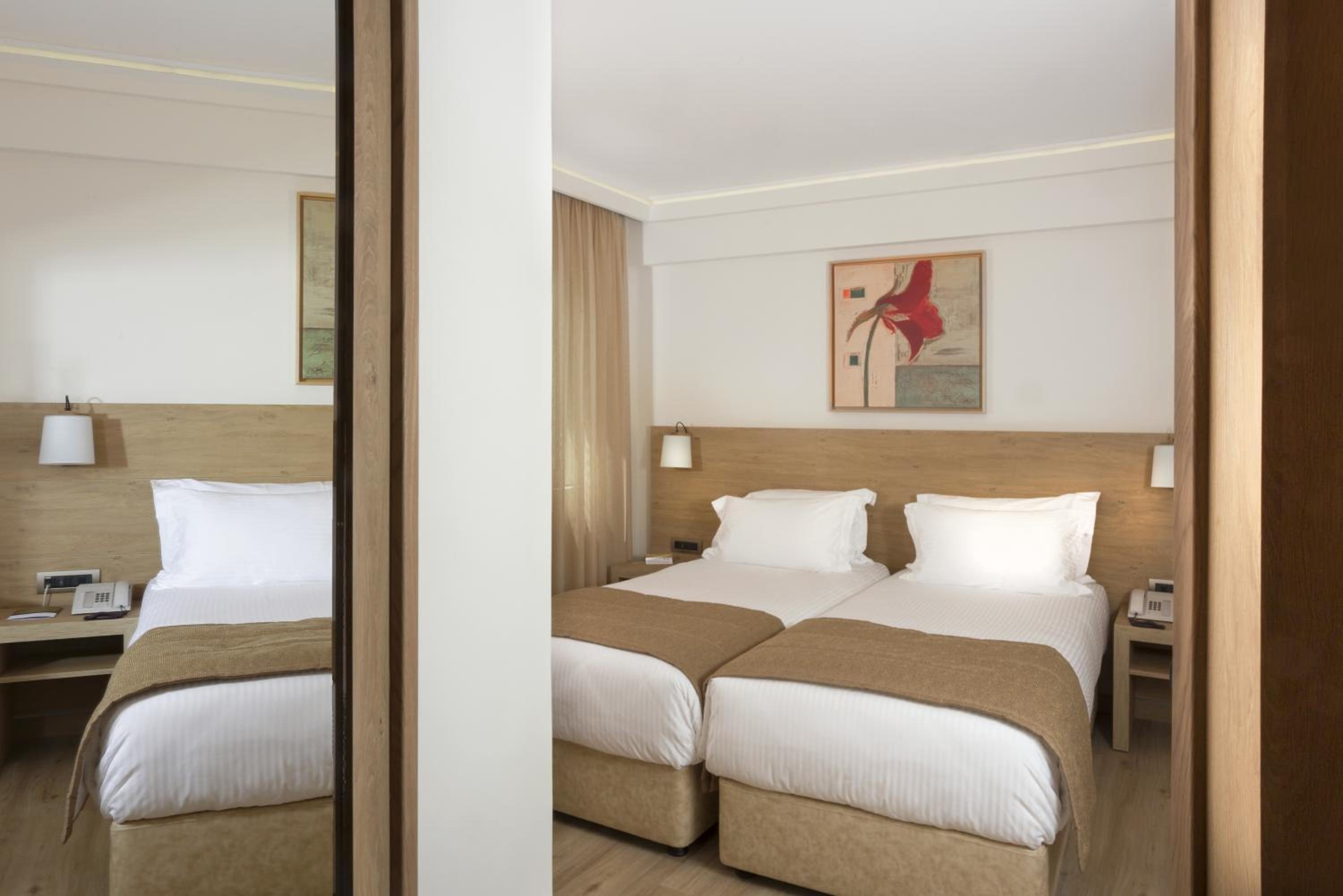 Foto de Golden Age Athens Hotel