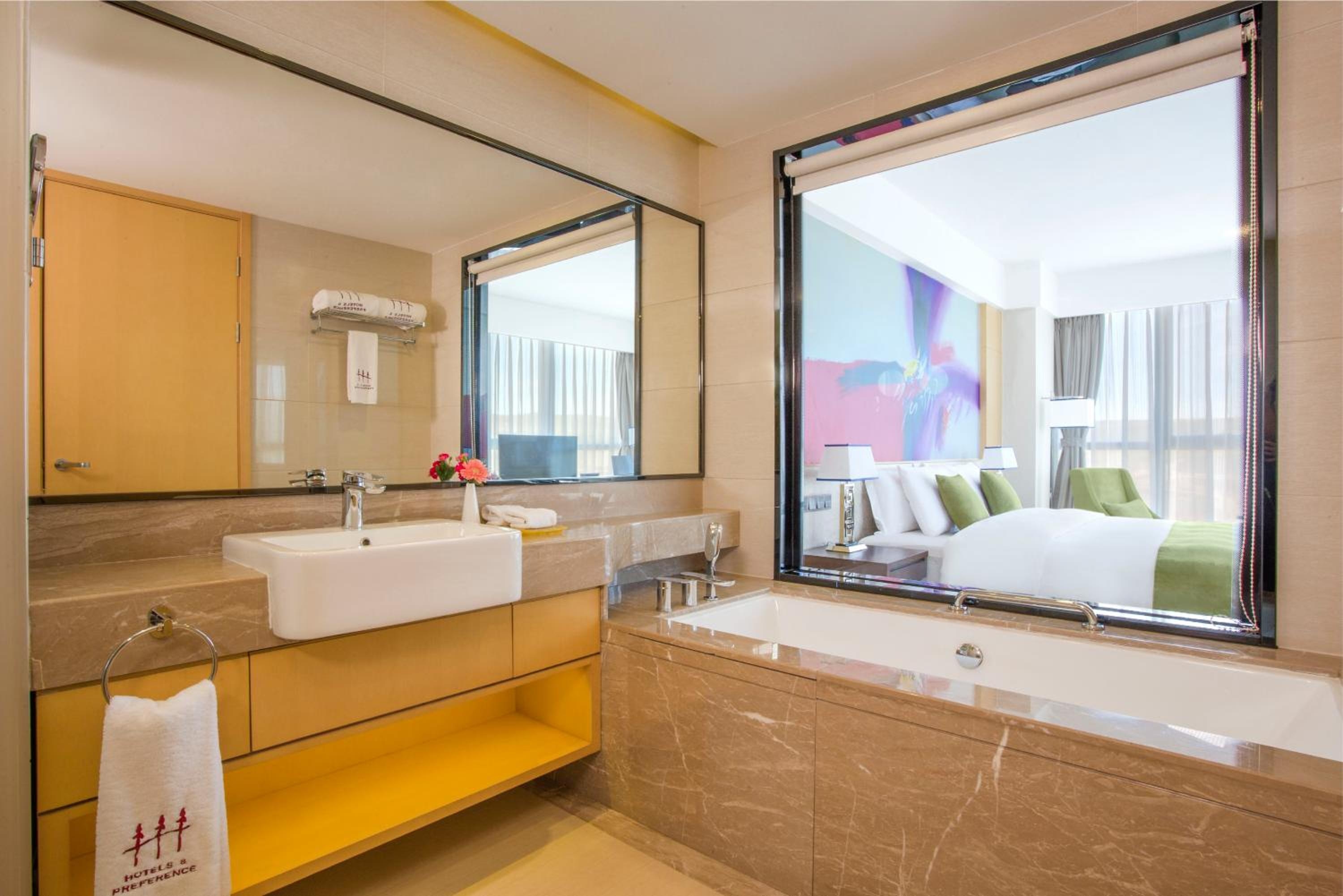 Foto de Hotels & Preference Hualing Tbilisi