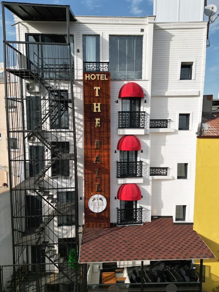 The Bail Hotel, Estambul