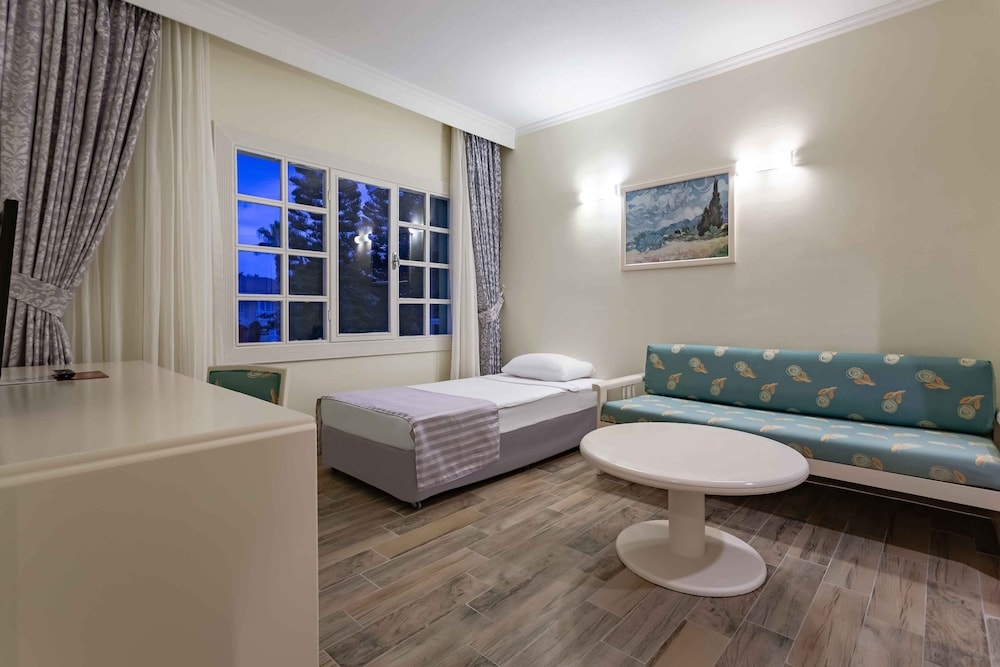 Foto de Asteria Family Resort Side (Ex. Euphoria Palm Beach)