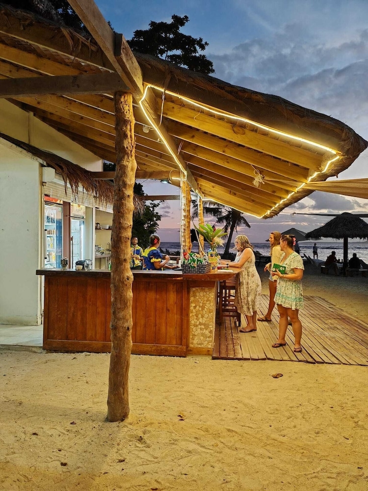 Foto de Hideaway Island Resort