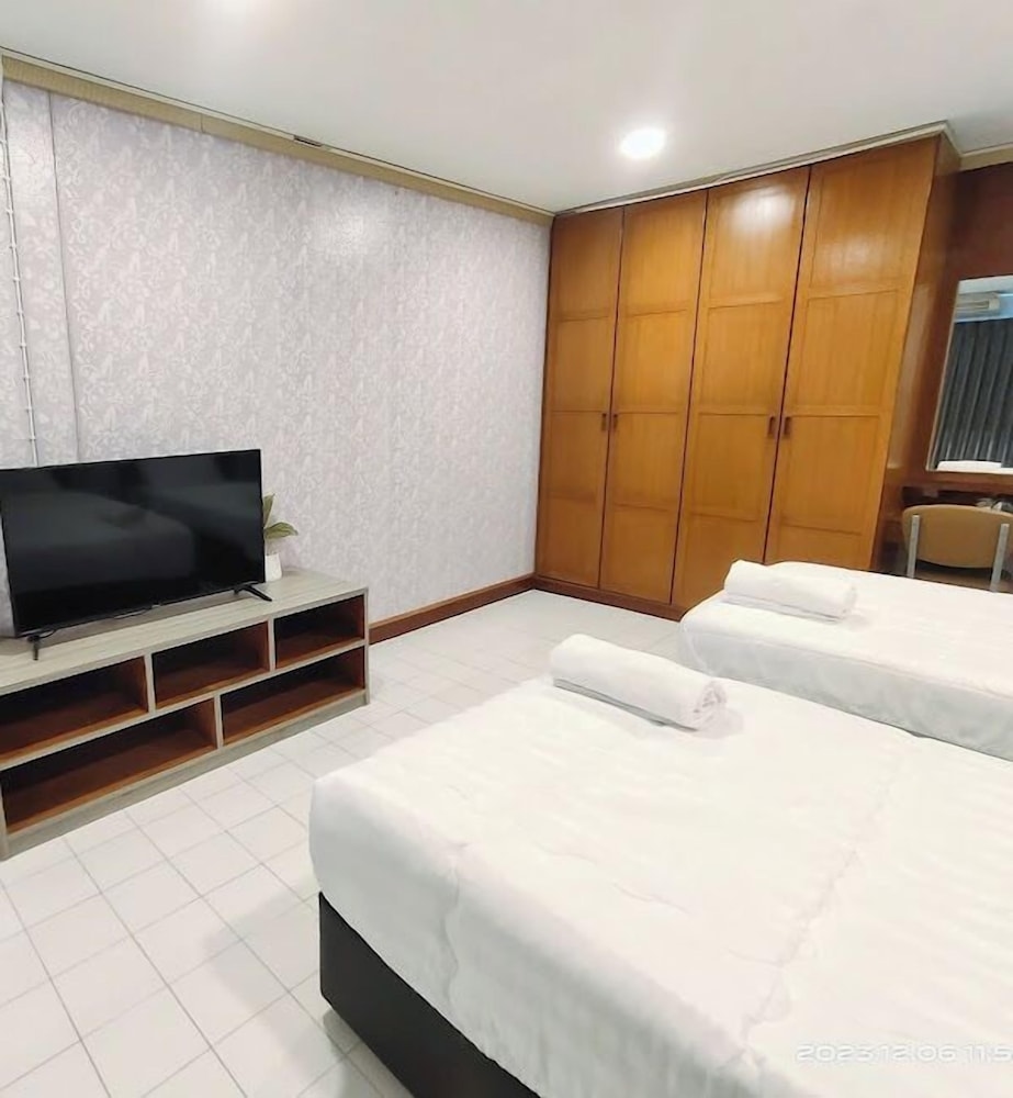 OYO 75446 Travis Inthamara 49, Bangkok