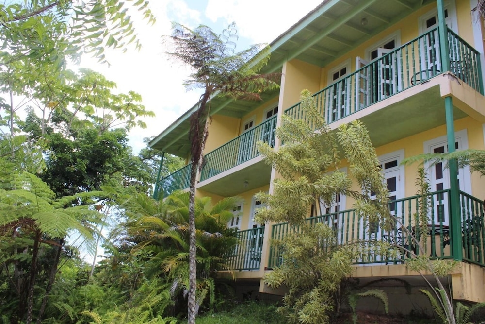 El Oasis Hotel