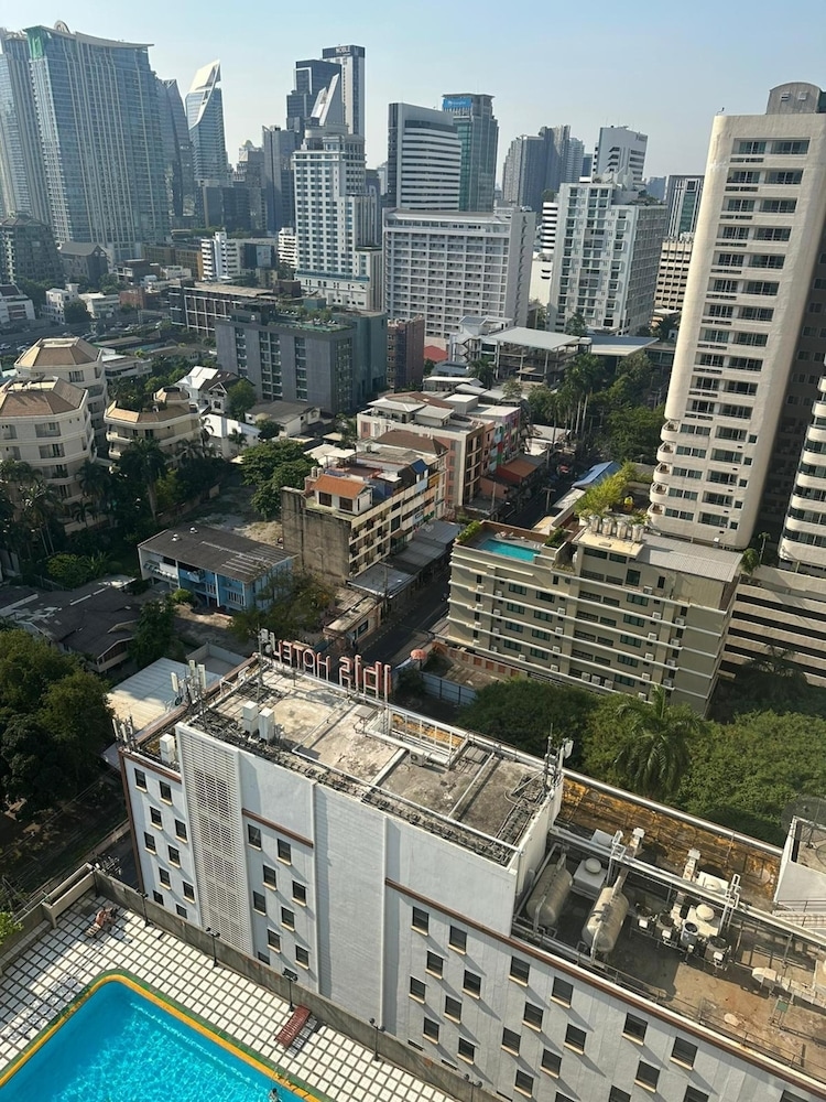 Omni Tower Sukhumvit Nana - Direct
