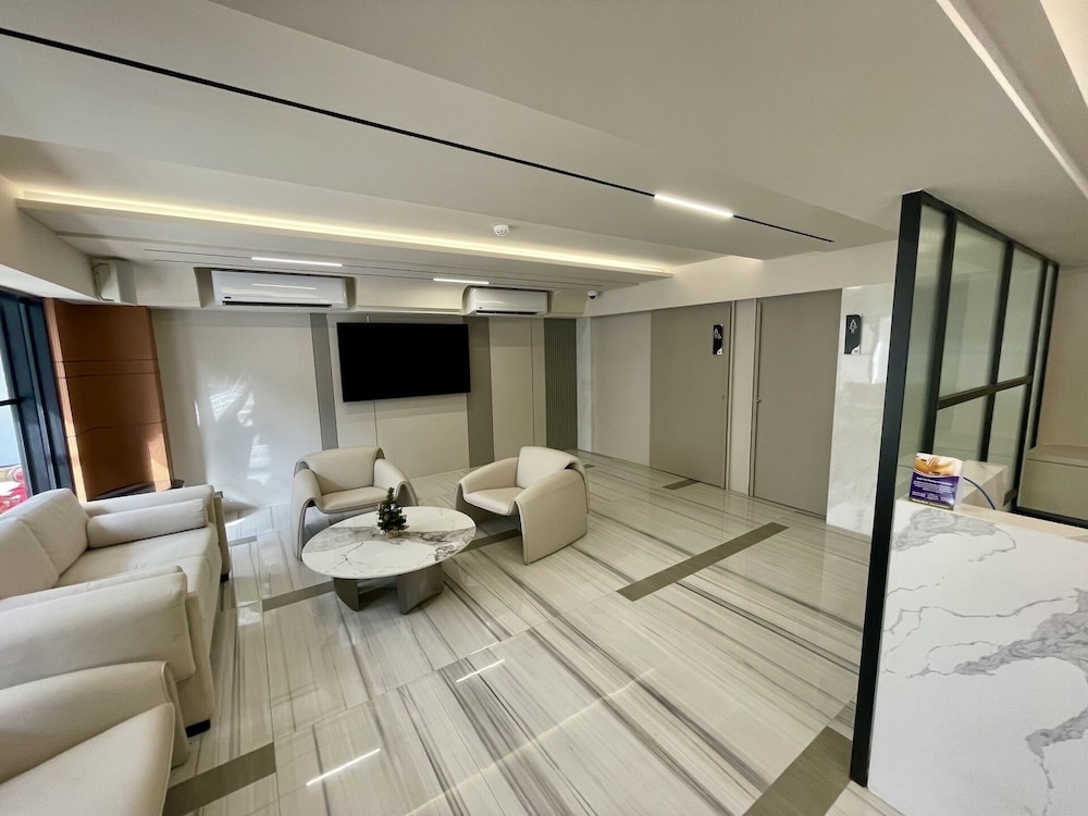 Floral Court Hotel & Residence Sukhumvit 13, Bangkok
