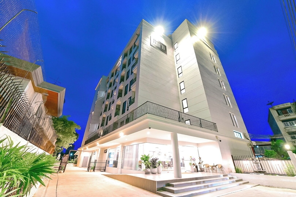 NORN Rimklong Bangkok Hotel