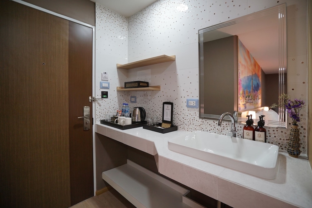 Foto de The Qube Fifty Hotel