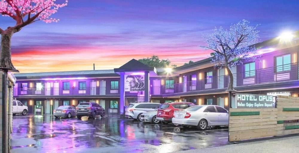 Hotel Opus Bronx