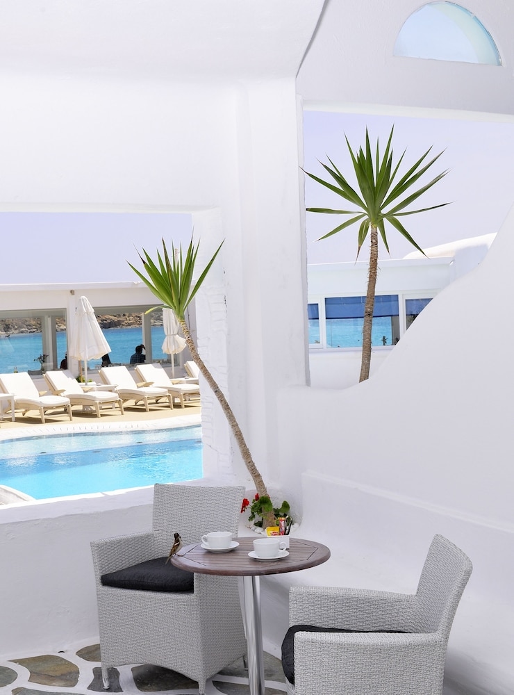 Foto de Petinos Beach Hotel