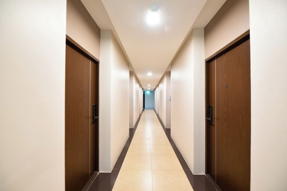 Foto de NORN Rimklong Bangkok Hotel