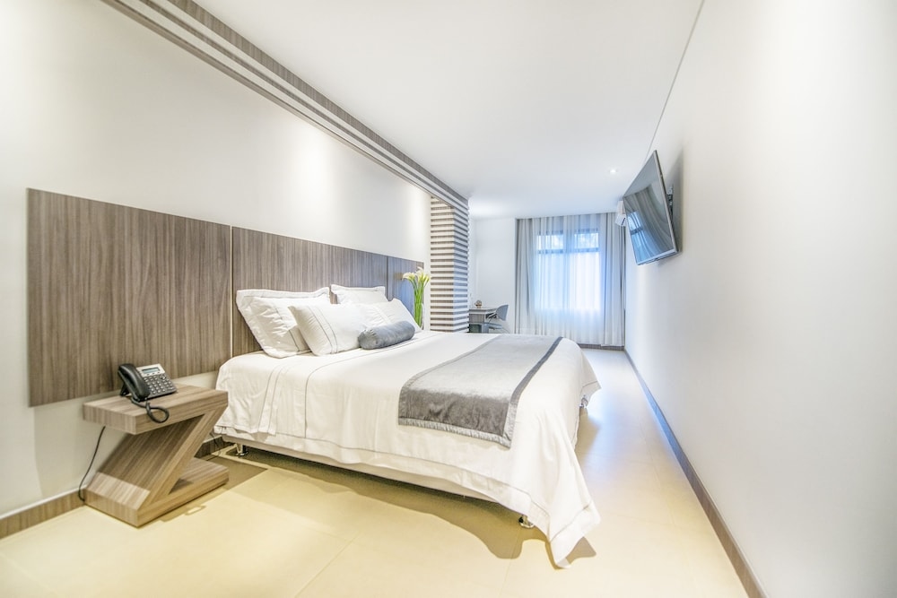 Aparta Suites Torre Poblado