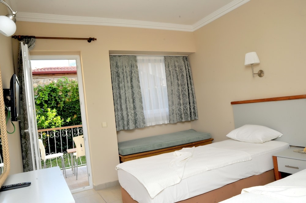 Foto de The Blue Lagoon Deluxe Hotel