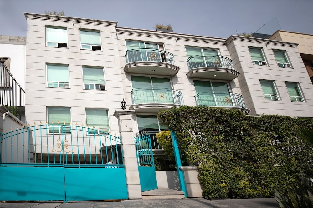 Residence L'heritage Aristóteles 140 by Bluebay