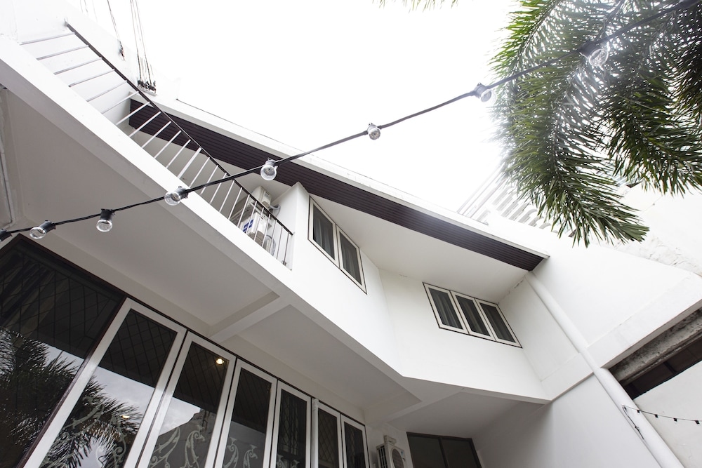 Home16 Hostel 16