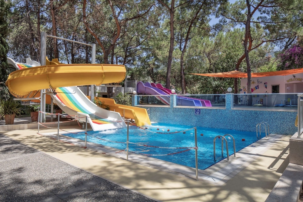 Foto de DoubleTree by Hilton Bodrum Işıl Club Ultra All Inclusive Resort