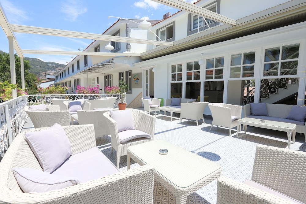 Foto de Tonoz Beach Hotel