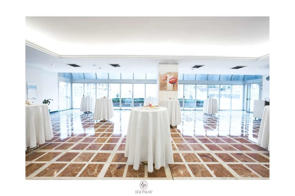 Foto de Ege Palas Business Hotel