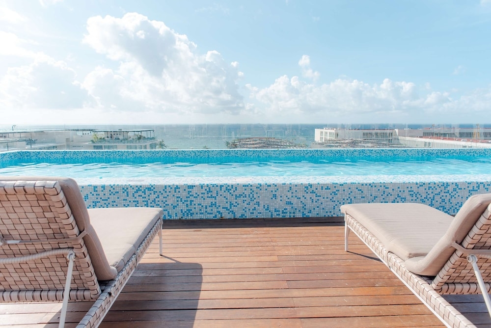 Foto de The Reef 28 Hotel & Spa - Luxury Adults Only - All Suites