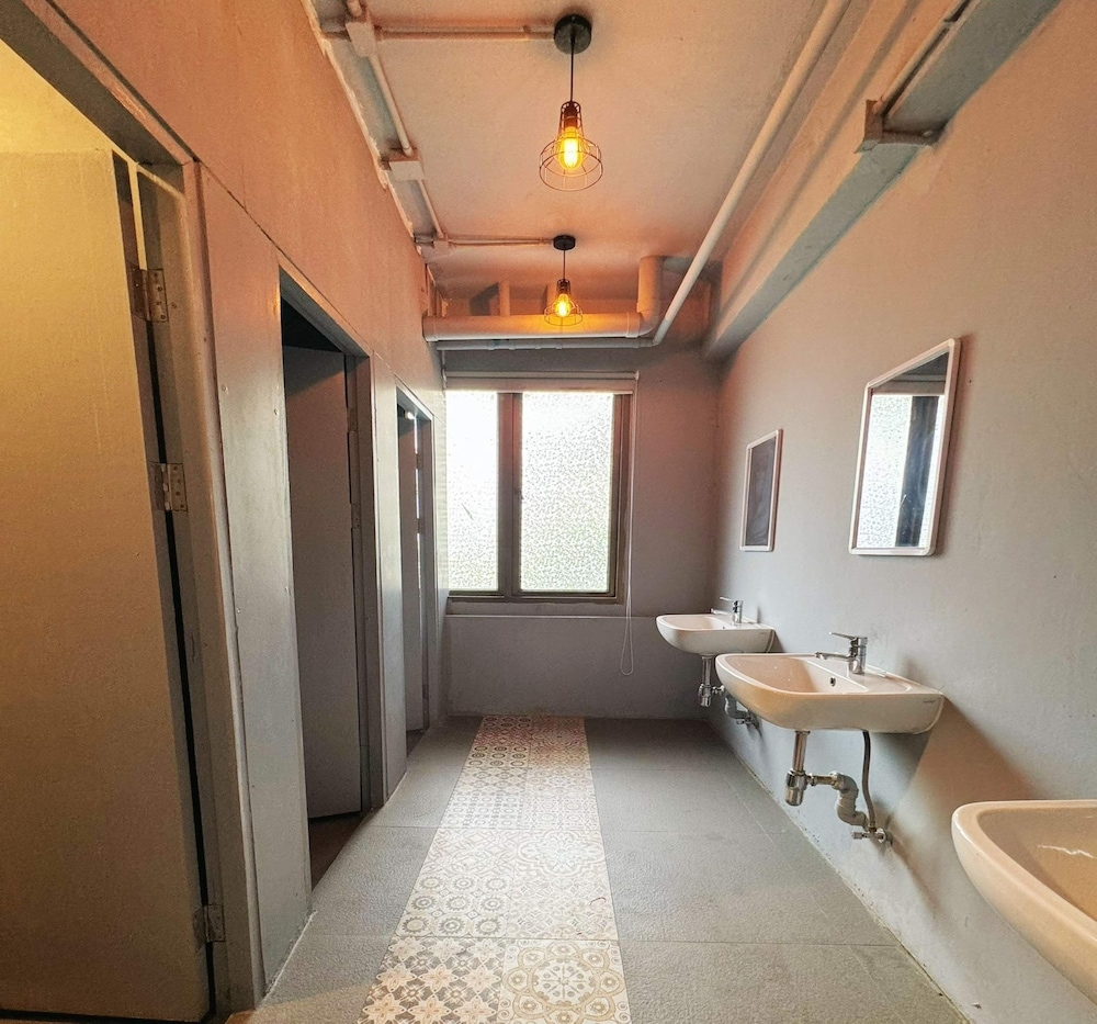 OYO 75465 Lucky Hoste, Bangkok