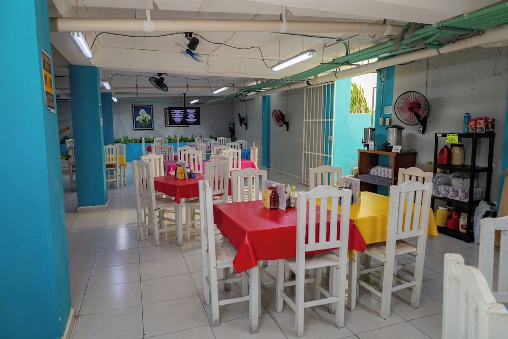 Hotel Las Palmas en Laurel
