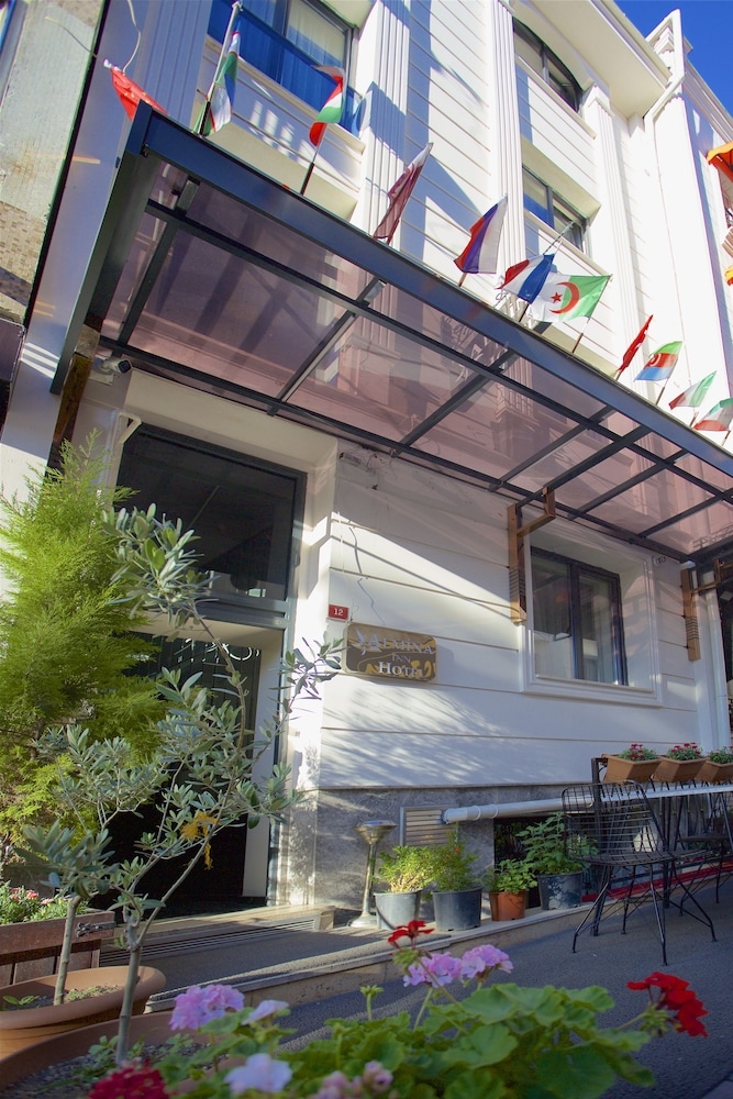 Foto de Almina Inn Hotel