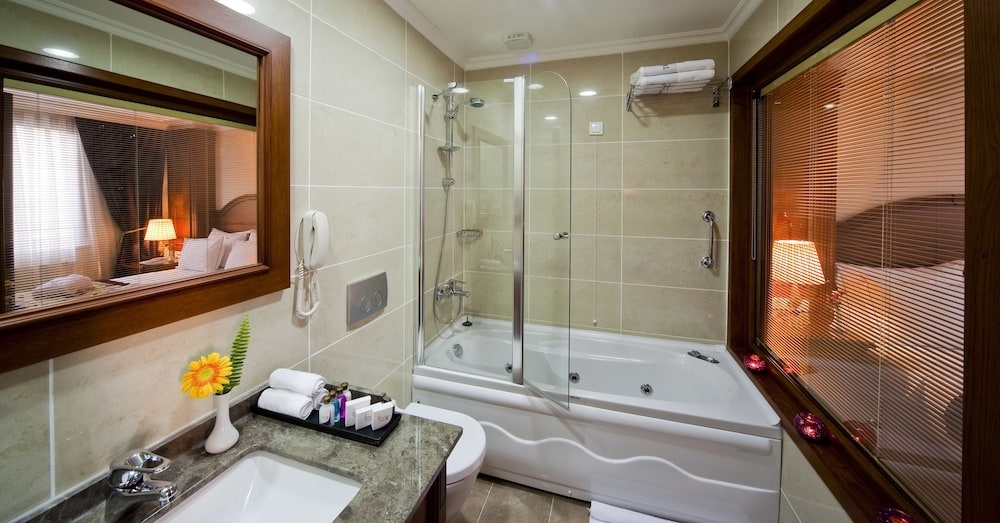 Foto de GLK PREMIER The Home Suites & Spa - Boutique Class